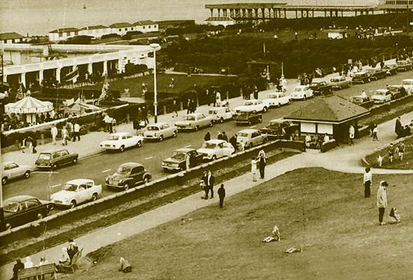 The promenade at Fleetwood, Easter Monday, 1971